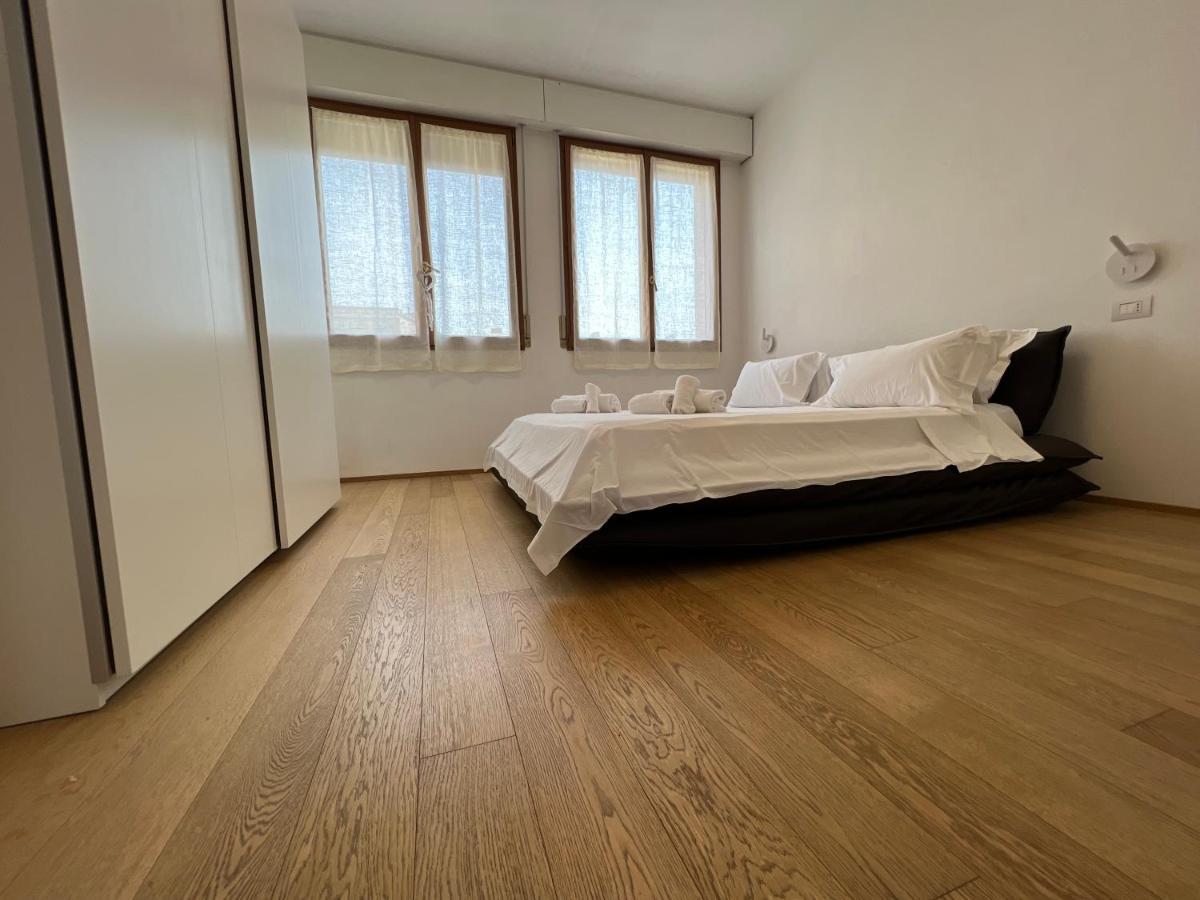 Rooftop In Historical Center Apartment โบโลญญา ภายนอก รูปภาพ